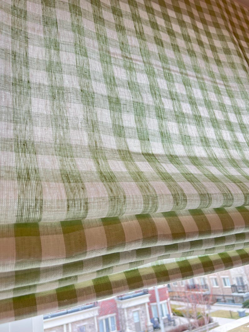 Willow Swedish Linen Check shade, close-up of relaxed folds