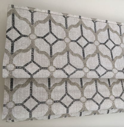 Gibbs Tulip Roman Shade — Custom Size