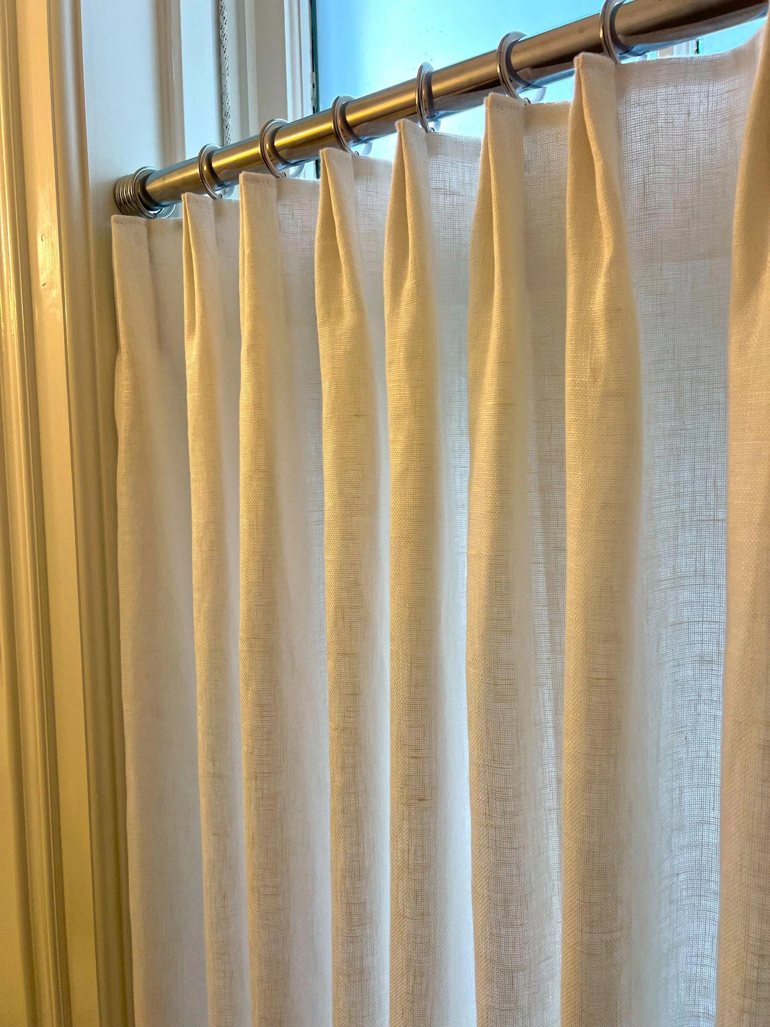 French pleat linen café curtain — product photo