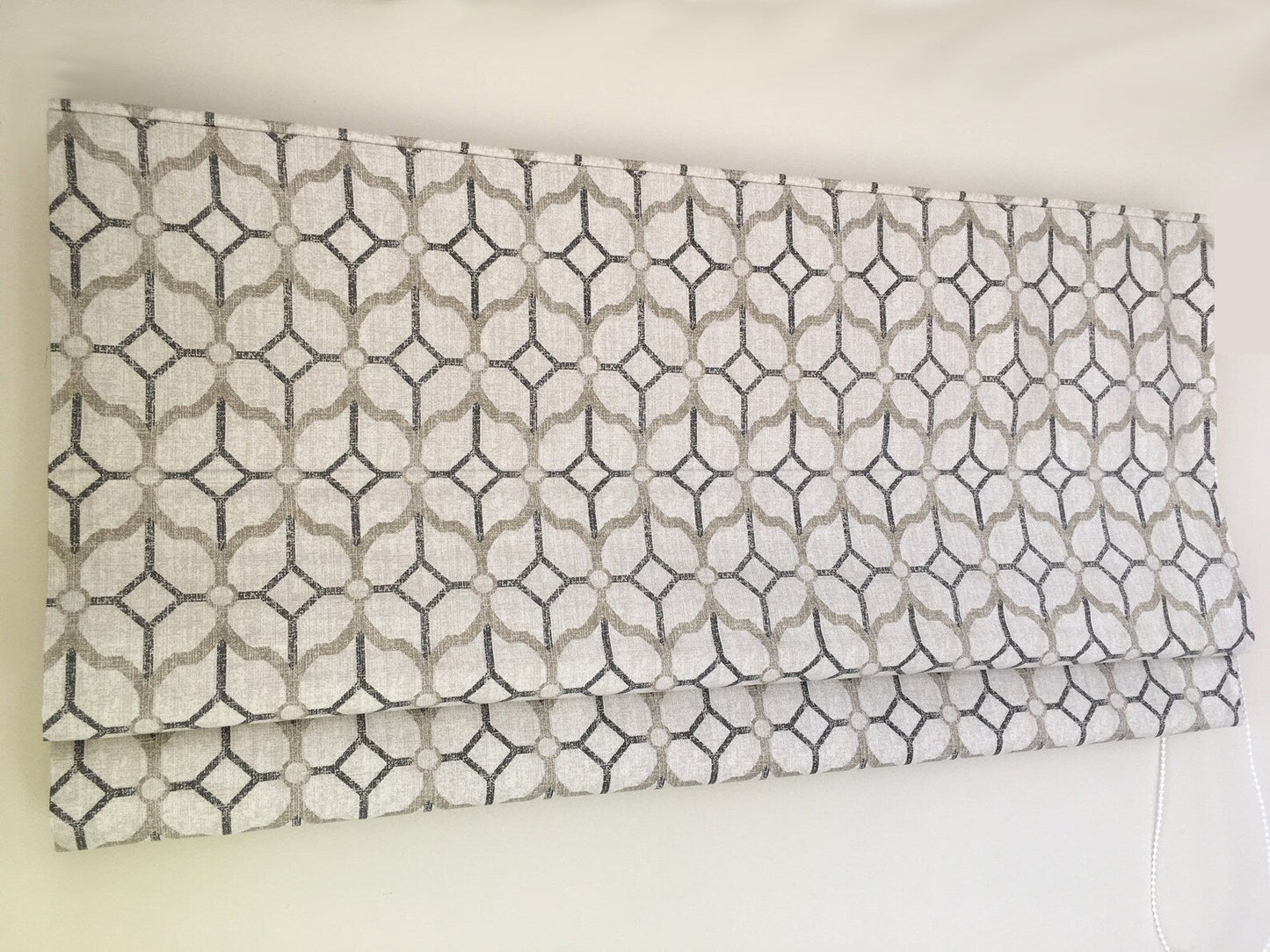 Gibbs Tulip Roman Shade — Custom Size