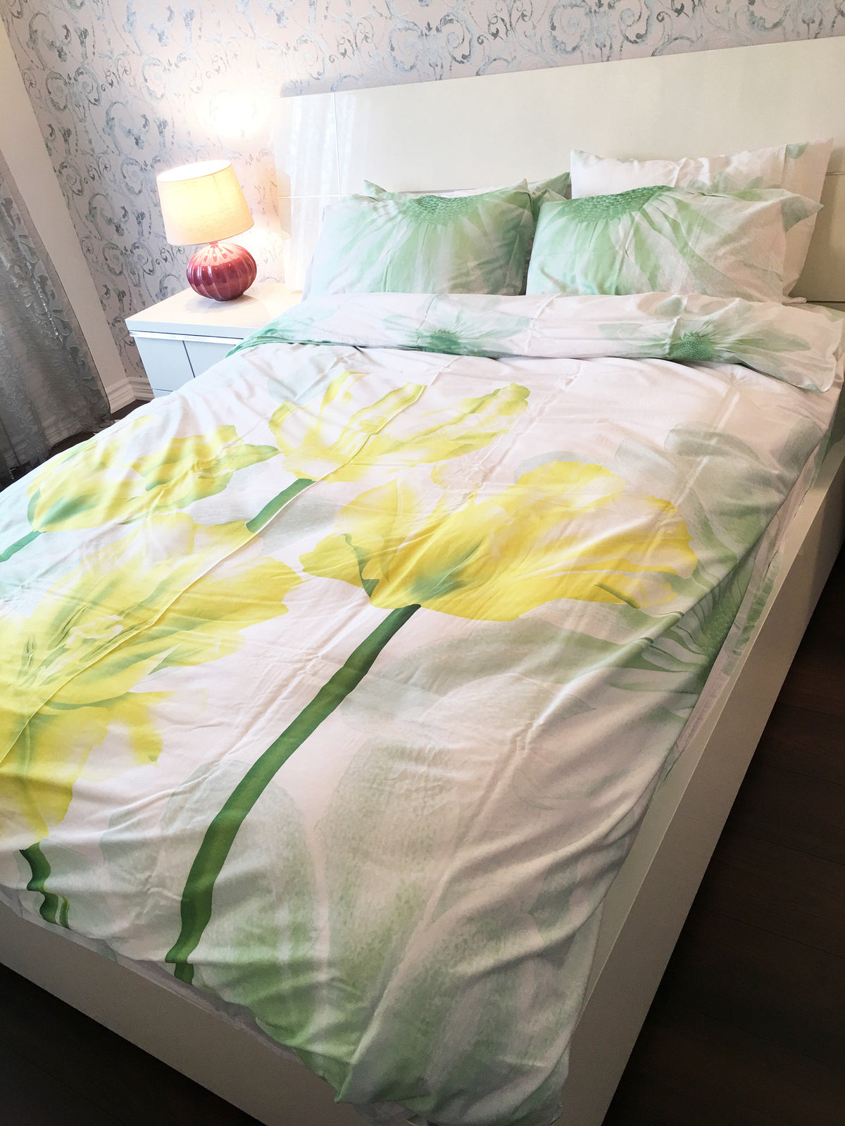 Close view of the floral print cotton fabric and pillowcases