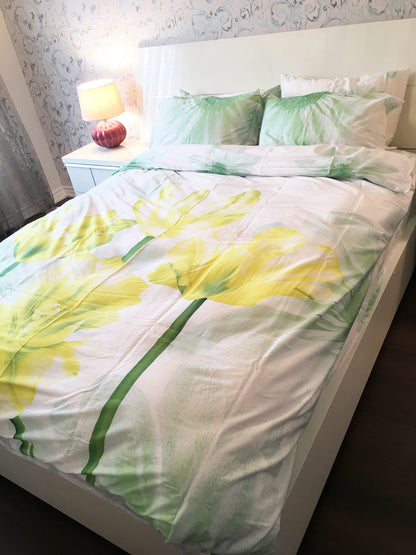 Close view of the floral print cotton fabric and pillowcases