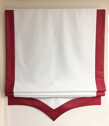 Scalloped border detail showing the mirrored curve along the lower edge