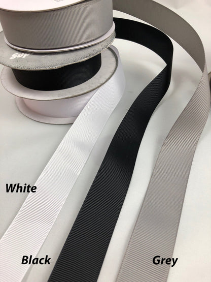 Pine border trim detail