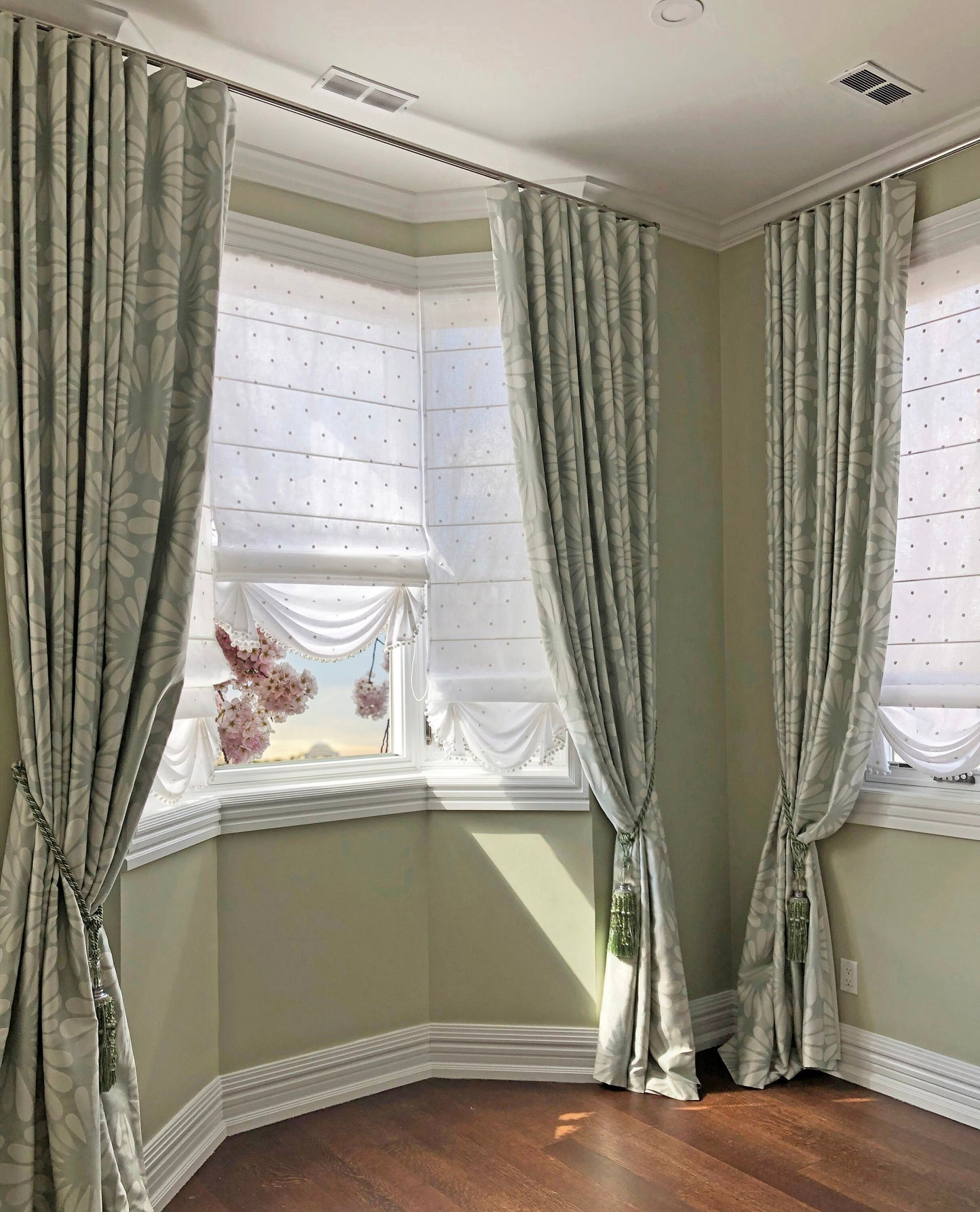 Nottingham Palace flat roman shade — Nottingham Palace linen-cotton, handmade in Toronto