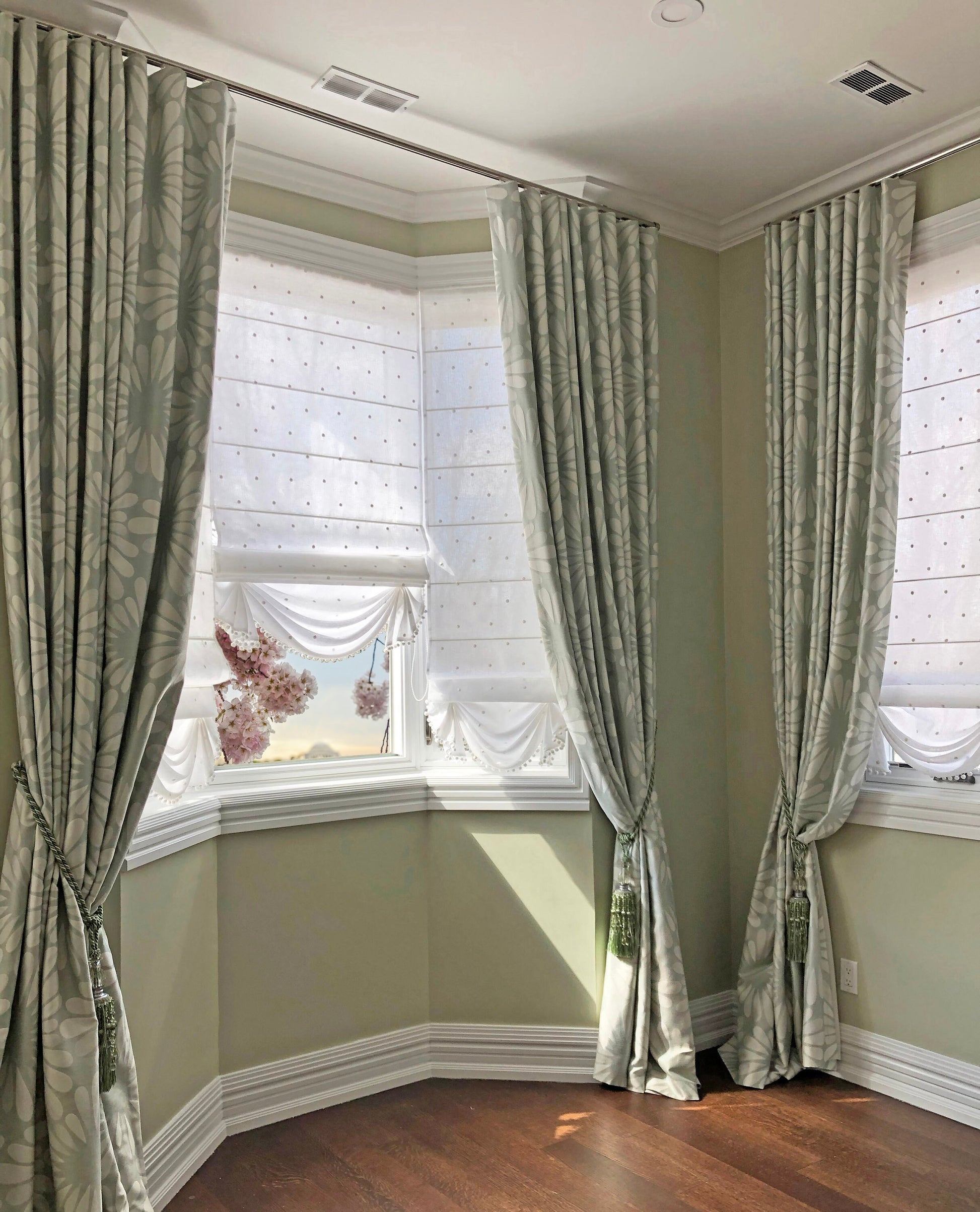 Nottingham Palace flat roman shade — Nottingham Palace linen-cotton, handmade in Toronto