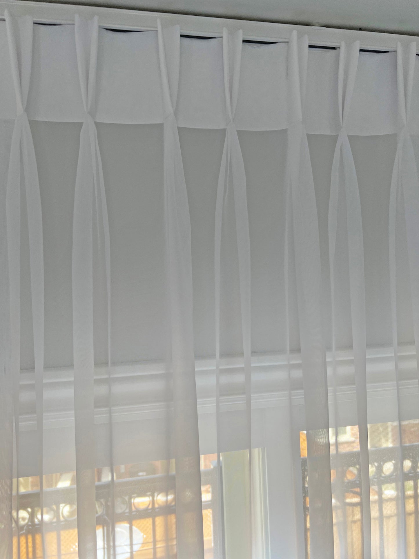 Empire voile pleated header with buckram heading close-up — LOGANOVA
