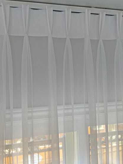 Empire voile pleated header with buckram heading close-up — LOGANOVA