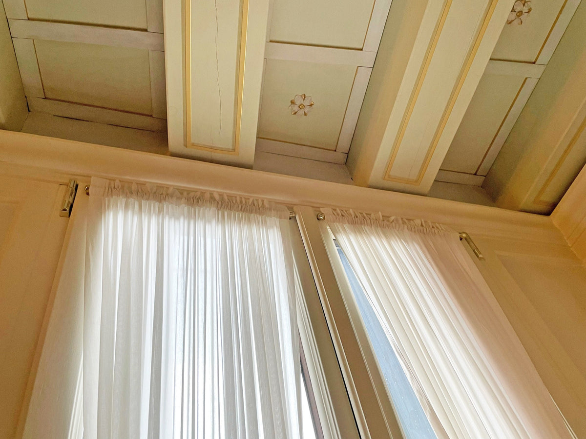 Kidman sheer fabric texture detail