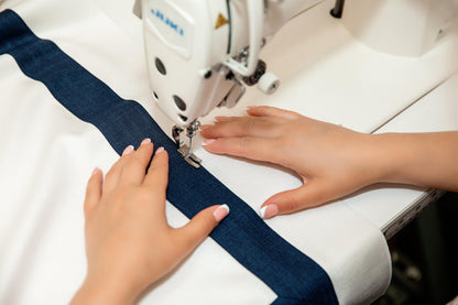 Sewing the contrast border on an Aran linen Roman shade