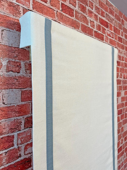Close-up of the 1 inch contrast border inset 2 inches from the edge of the shade
