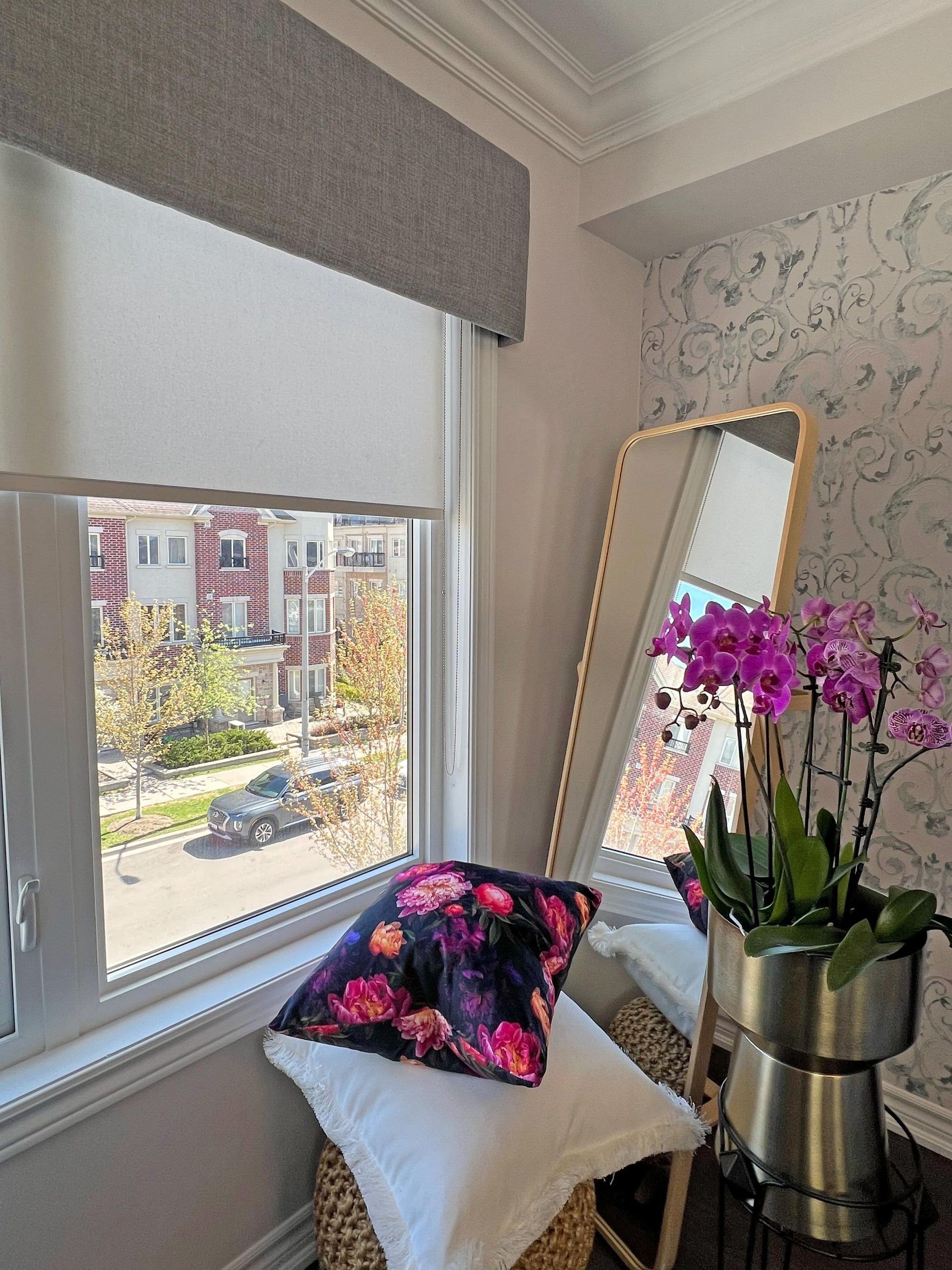 Upholstered valance box in a bedroom corner window with mirror — LOGANOVA