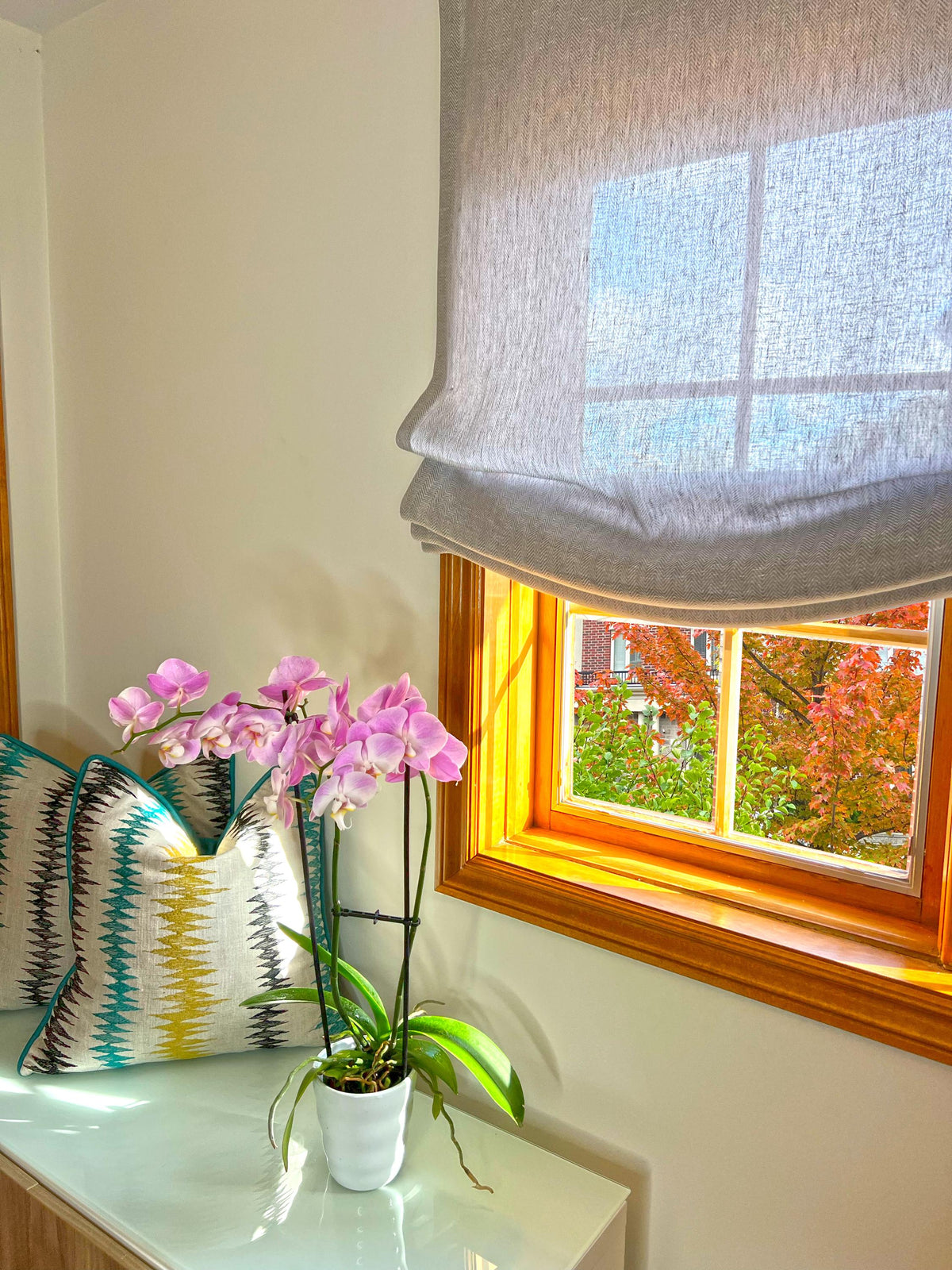 Rainfall sheer Roman shade, fabric and colour reference