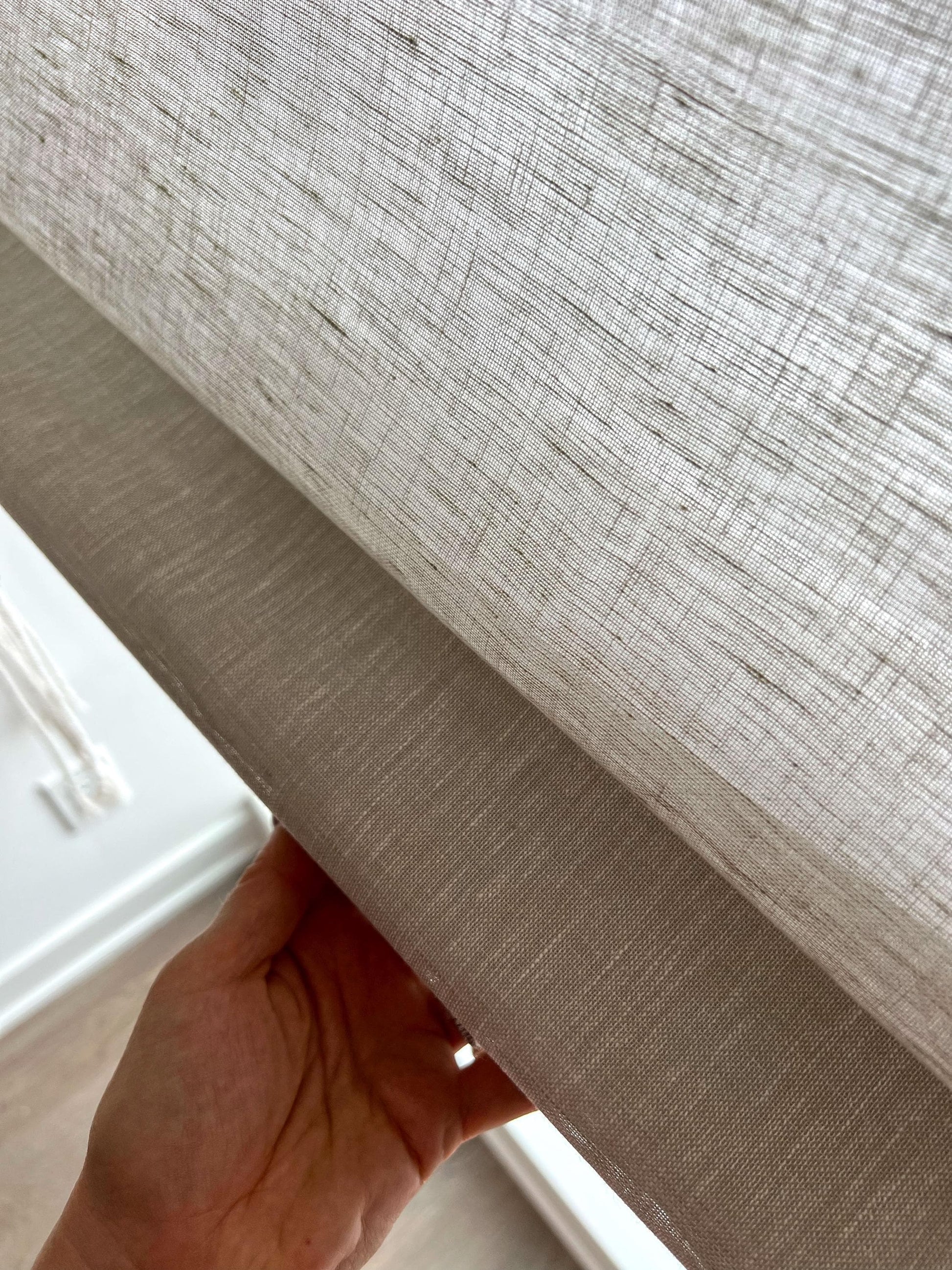 Brent linen colour and texture detail for the relaxed Roman shade — LOGANOVA