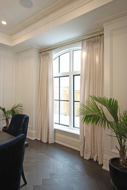 Curtain rod set 28mm — decorative rings close-up