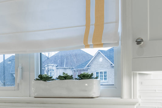 Chevalle flat roman shade, Maize border in a room