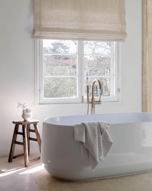 32''x52'' Luxury Relaxed 100% Linen Roman Shade 